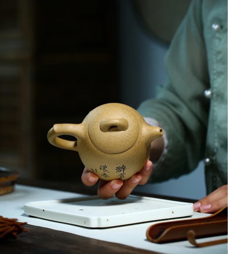 

Qin Quan Hu China Kettle Ceramic Teapot For Tea Puer Oolong Tea Set Handmade