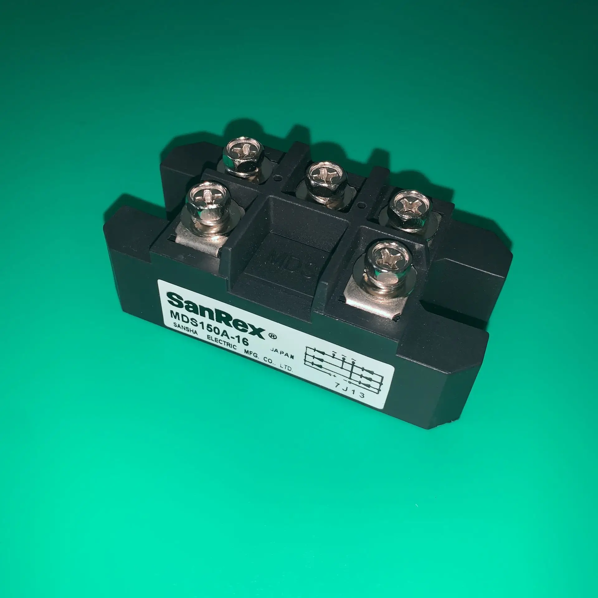 MDS150A-16 трехфазный мостовой модуль IGBT 150A 1600V MDS150A-1600V MDS150-16 MDS150-1600V MDS150A1600V MDS150A16 |
