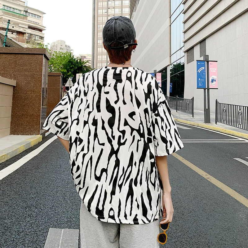 

2021 Summer New Casual Half Sleeve T Shirt Men Youthful Vitality O Neck Gepmetric Print Fashion Chic Streetwear Tops Men Women