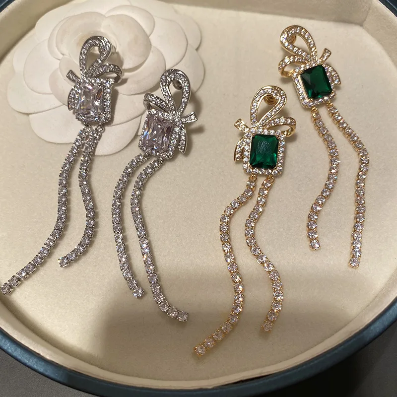 

Женские серьги-кисточки из серебра 925 пробы, с квадратным бриллиантом