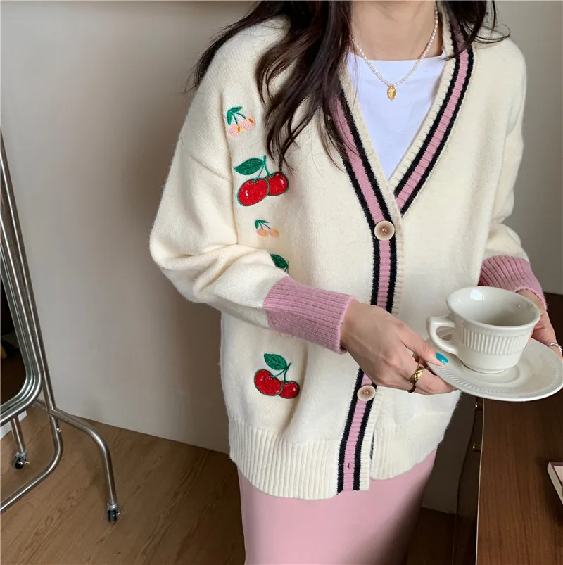 

Qiu dong season ladies knitted cardigan cherry college sweater female han edition new loose coat a wind undertakes