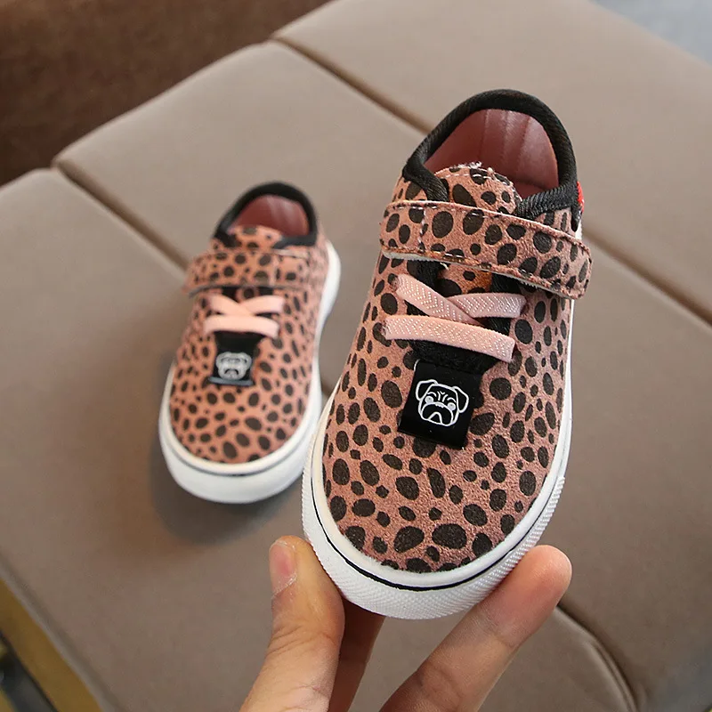 

2021 Spring and Autumn New Leopard Print Girls' White Shoes Children's Board Shoes Boys' Soft Bottom Sports Board Shoes Baby Sho