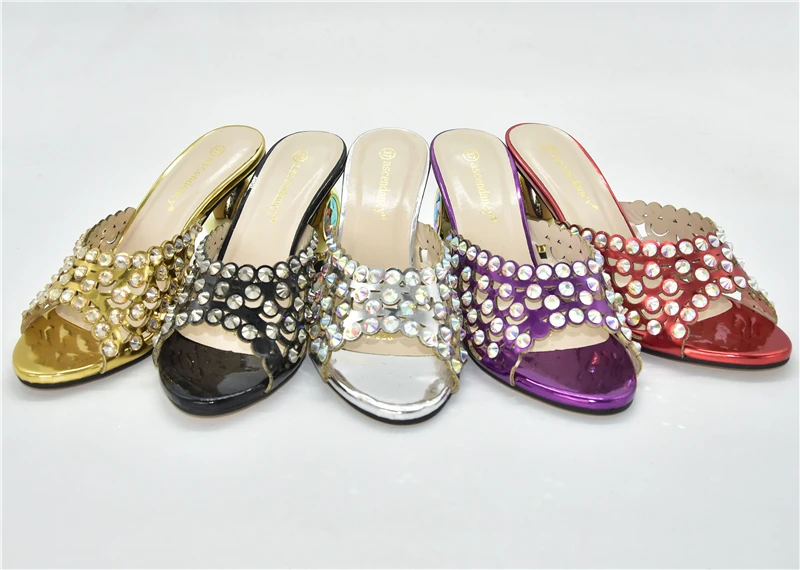 

New Italian Women Wedding Shoes and Bag Set Decorated with Rhinestone Wedding Shoes for Women Bride Closed Toe Heels Party Pumps