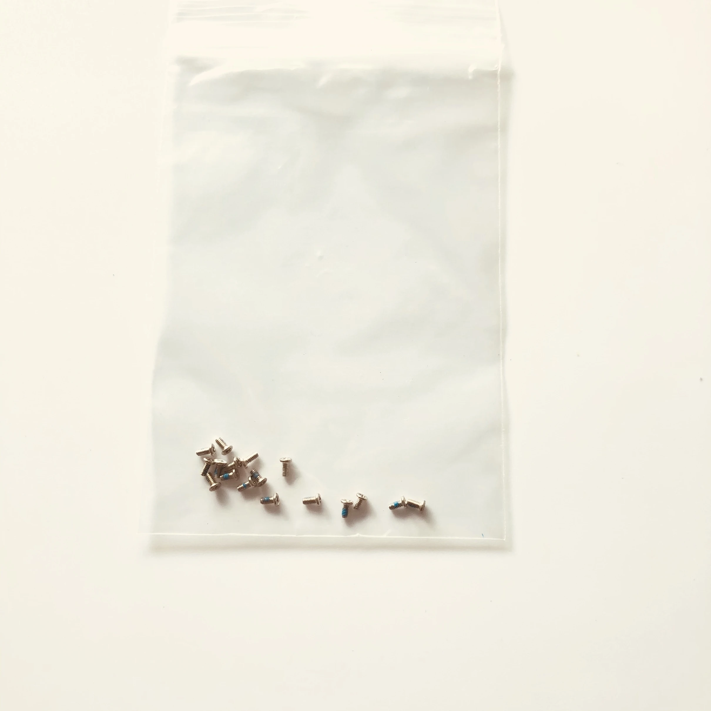 

OUKITEL C17 Pro Used Phone Case Screws For OUKITEL C17 Pro MTK6763 Octa Core 6.35" 1560x720 Smartphone