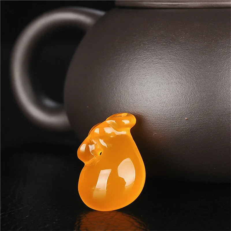 

1PC Natural Green Agate Blessing Bag Jade Pendnat Necklace Chalcedony Carved Charm Jewellery Fashion Amulet for Men Women Gifts