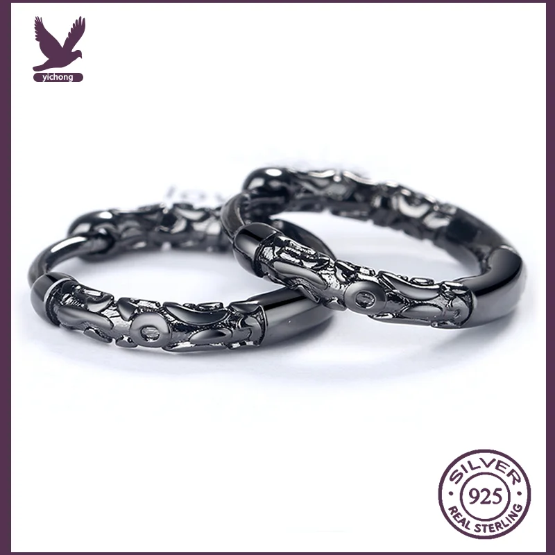 

Geometric Black Metal Engrave Flower Hoop Earrings For Women Korean Fashion Jewelry Gifts Unisex Party Accessories Gifts Round