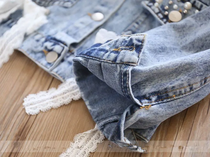 Милые джинсовые куртки с кружевной лентой и жемчугом для девочек сезон осень