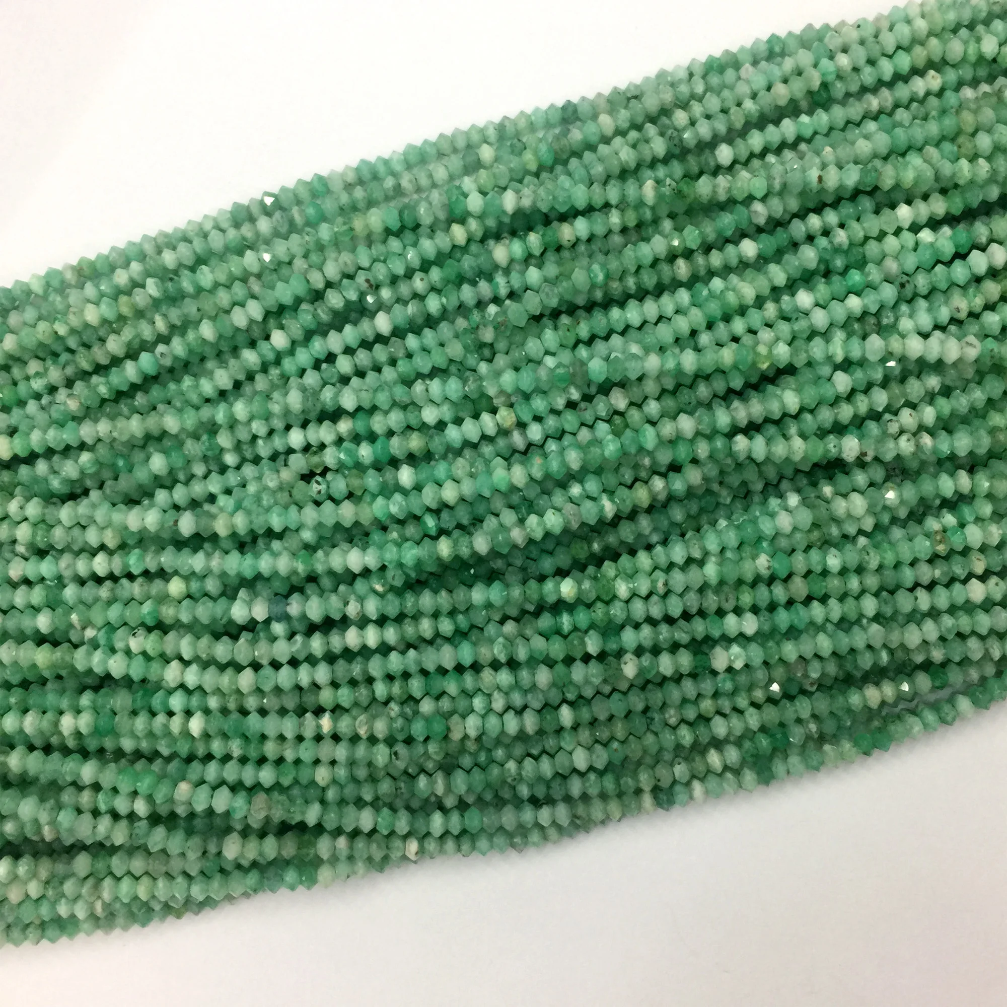 Подлинные ожерелья или браслеты из натурального зеленого изумруда Колумбия