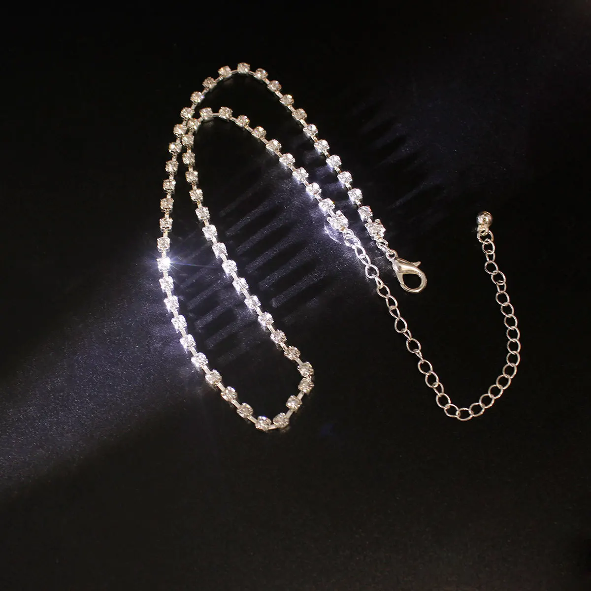 Модное индивидуальное ожерелье с цепочкой до ключицы инкрустированное