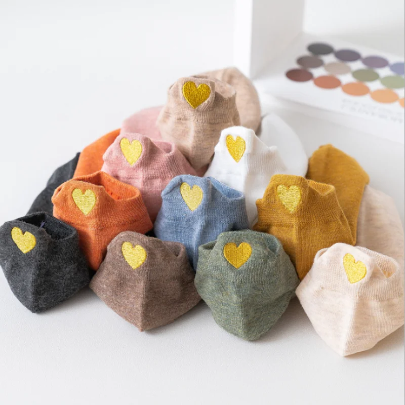 

4 Pairs Lot Women Cute Heart Short Socks Spring Autumn Embroidery Funny Ankle Cotton Sock Breathable Calcetines Mujer Chaussette