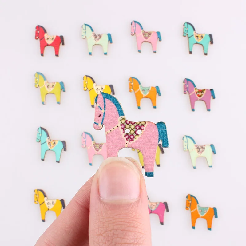 Многоцветный лошадь 2 отверстия Деревянный смешанный кнопки Рождество DIY Декор