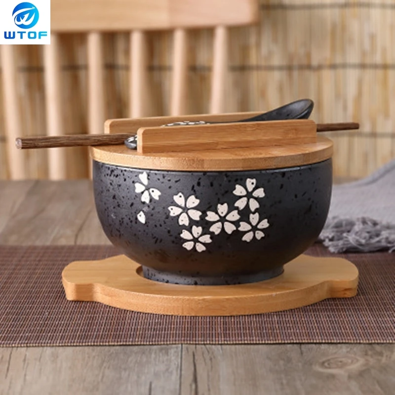 

Японская столовая посуда, столовая посуда, салатная керамическая чаша, деревянная ложка, деревянные палочки для еды
