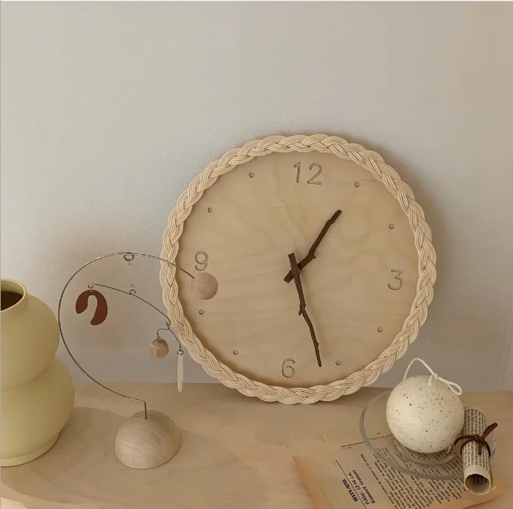 

Wooden Simple Wall Clock Silent Living Room Art Round Creative Wall Clock Modern Design Bedroom Horloge Murale Home Decoration