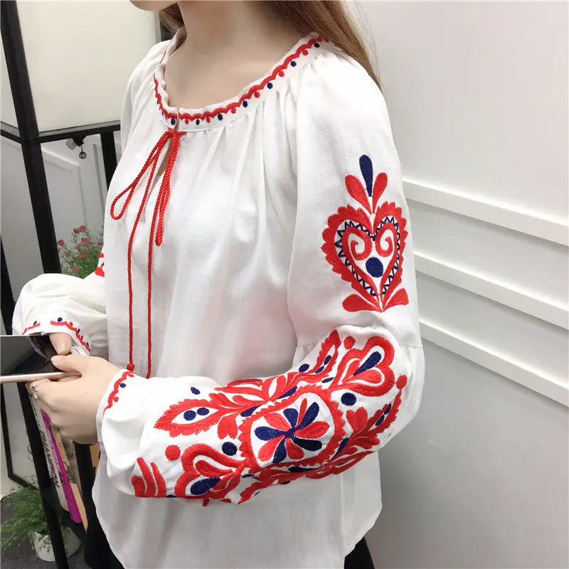 Хлопковая блузка из мягкой ткани в стиле бохо