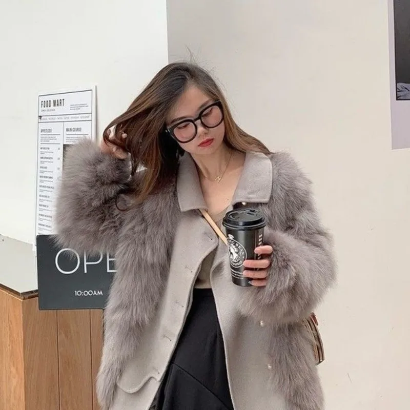 Женская куртка с отложным воротником однотонная теплая из искусственного