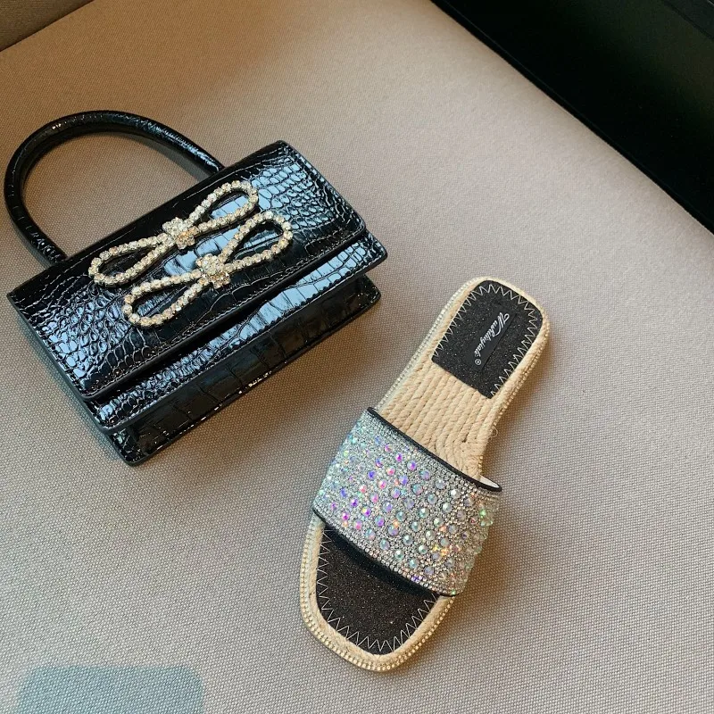 

Flat Shoes Female Slippers Women Summer Luxury Slides Pantofle Jelly Flip Flops Designer 2021 Glitter Fabric Basic Crystal Rubbe