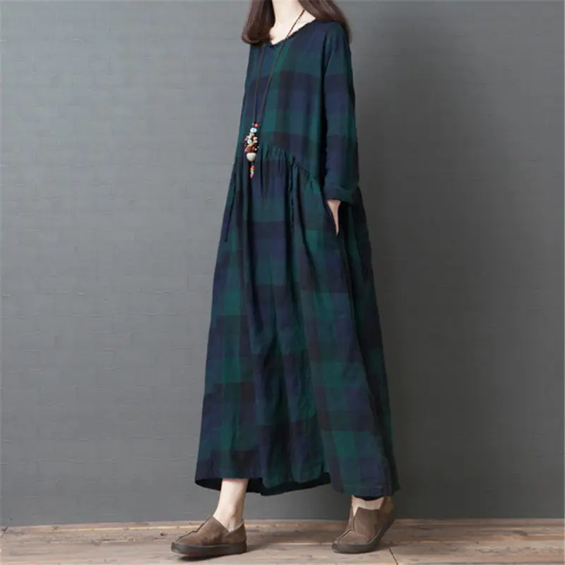 Женское длинное свободное платье повседневное зеленое клетчатое большого