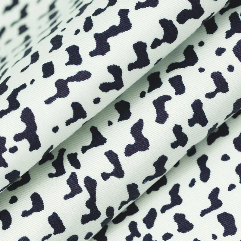 

Spandex Cotton Khaki Fabric Digital Printing Bleached White Leopard Design In Current Stock Warehouse Natural Breathable Materia