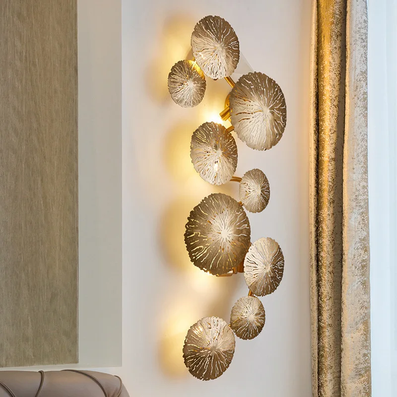 Lámpara de pared de hoja de loto de cobre nórdico posmoderna, candelabro de pared dorado con personalidad, lámpara de mesita de noche para dormitorio, luces de pared creativas G9 Led