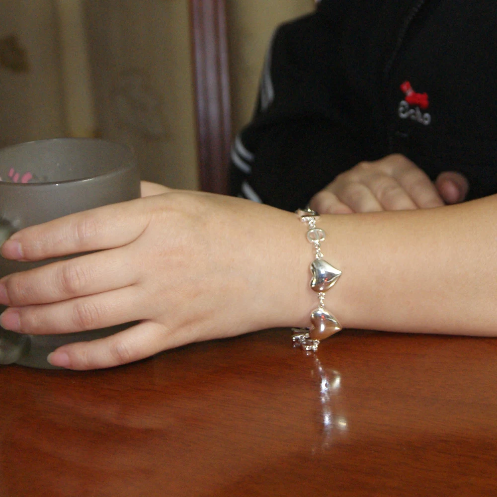 Женский браслет из серебра 925 пробы с подвеской в виде надписи Love | Украшения и