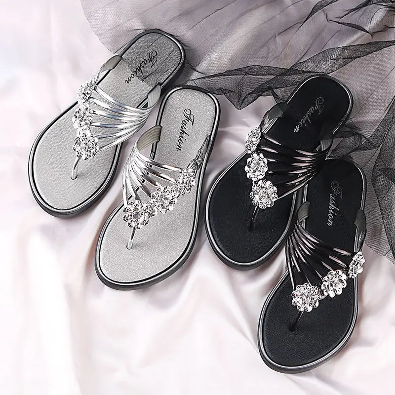 

2021 New Fashion Women Outdoor Slippers All-match Flip Flops Rhinestone Women Shoes Woman Slippers Home Sandals Flip Flops