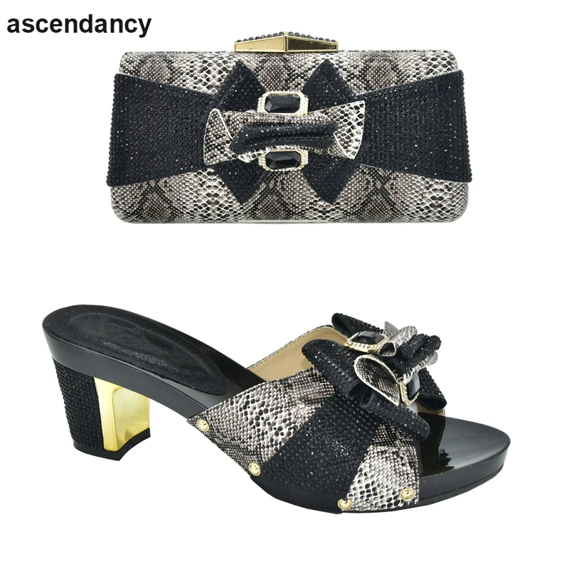 

Новейший дизайн в африканском стиле на высоком каблуке на свадьбу, комплект из обуви и сумки, украшенные Стразы Luxery обувь для женщин; Большие размеры женская обувь; Размеры до 43
