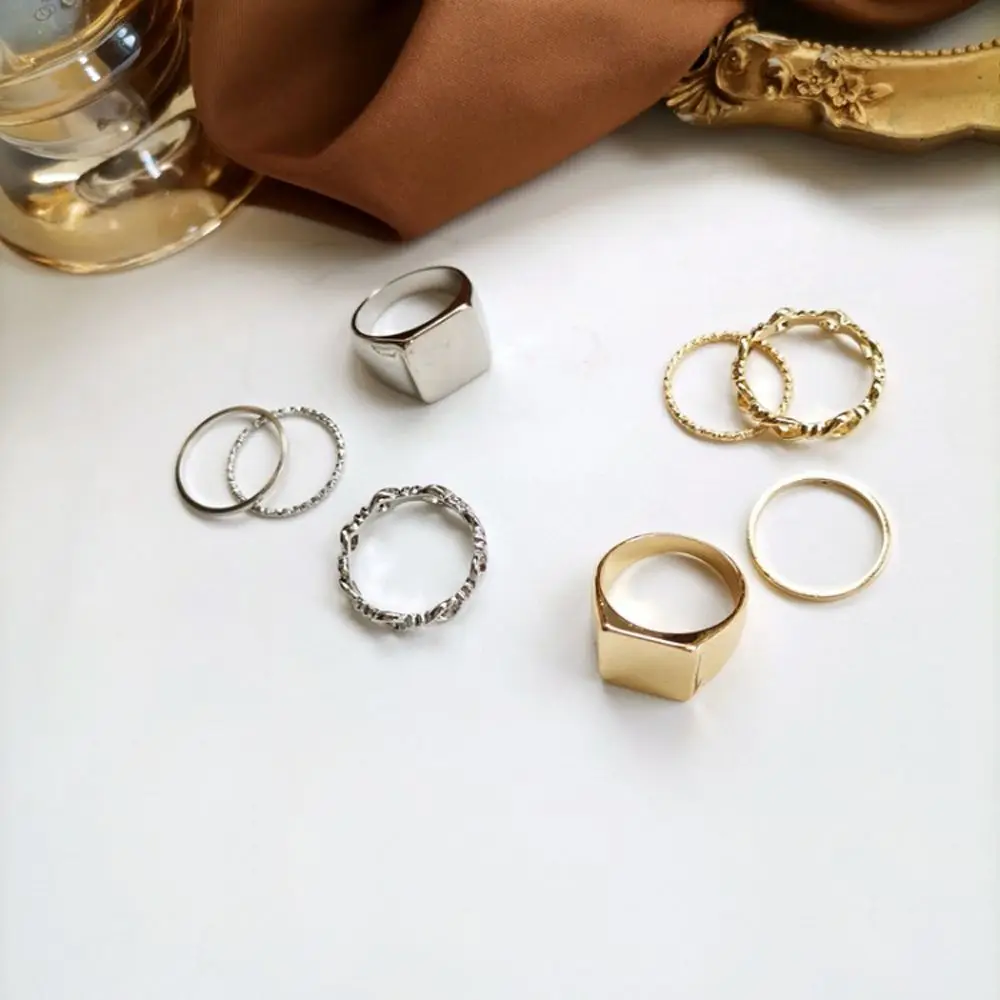 

4pcs/set Fashion Jewelry New Vintage Geometric Minimalist Round Ring Sets For Women Hollow Metal Punk Rings Gifts