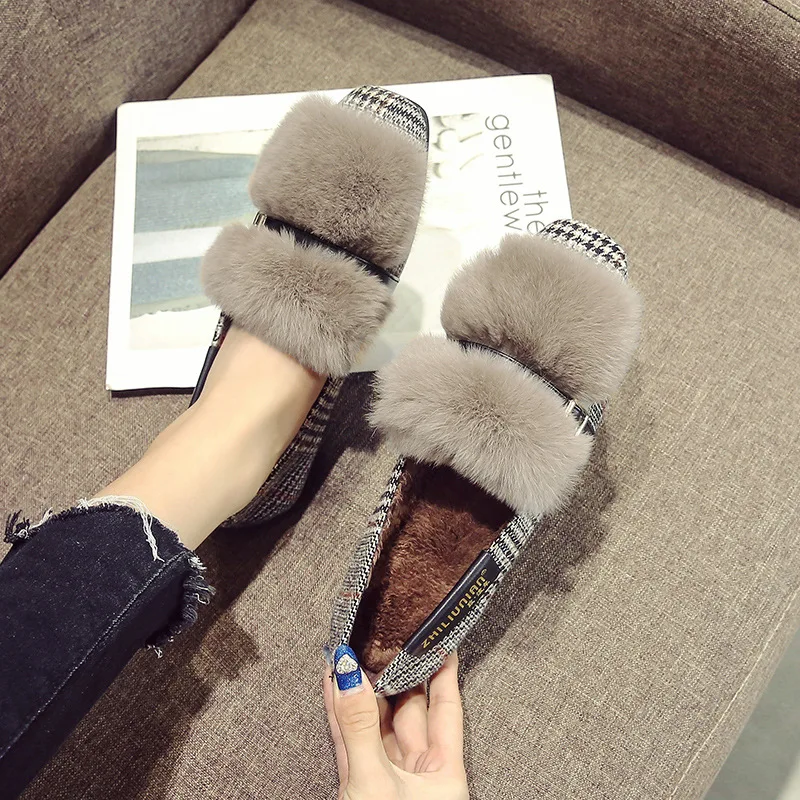 

Осенне-зимние бархатные туфли в горошек с закрытым носком; Большие размеры; Женская удобная обувь на плоской подошве; W21-15