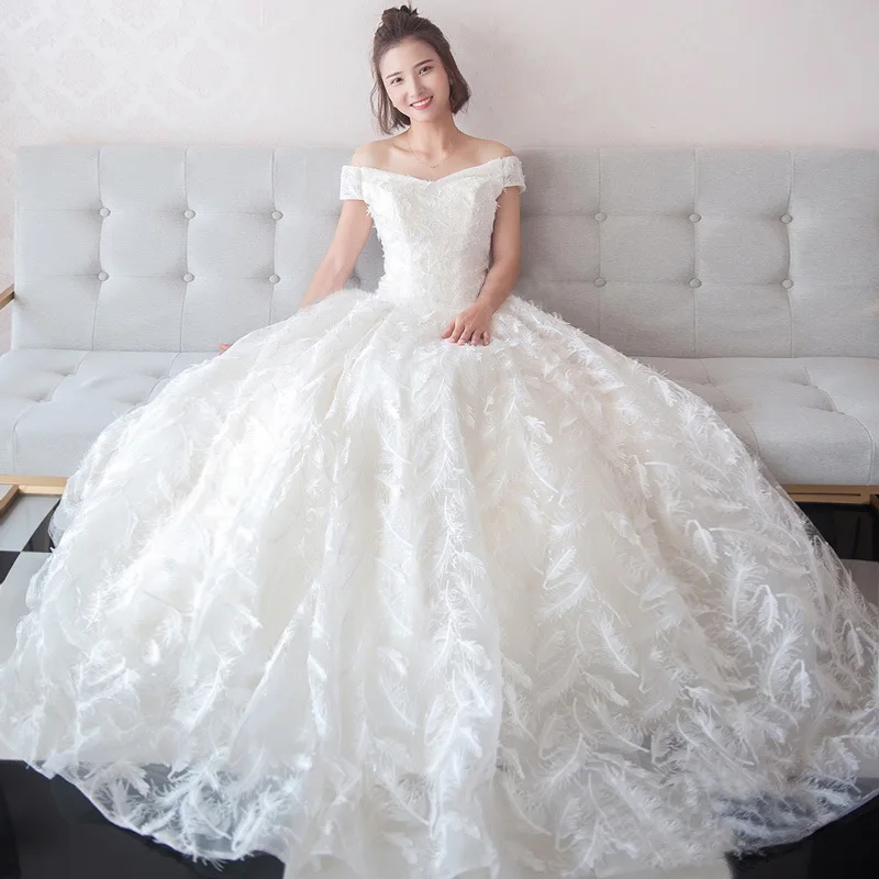 

Satin Wedding Dresses Ball Gown Sleeveless Lace Appliques Vestido De Noiva Bridal Gown Court Train Plus Size