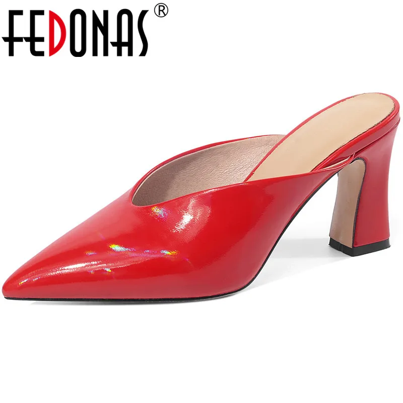 Женские туфли лодочки на толстом каблуке FEDONAS лакированная кожа классический