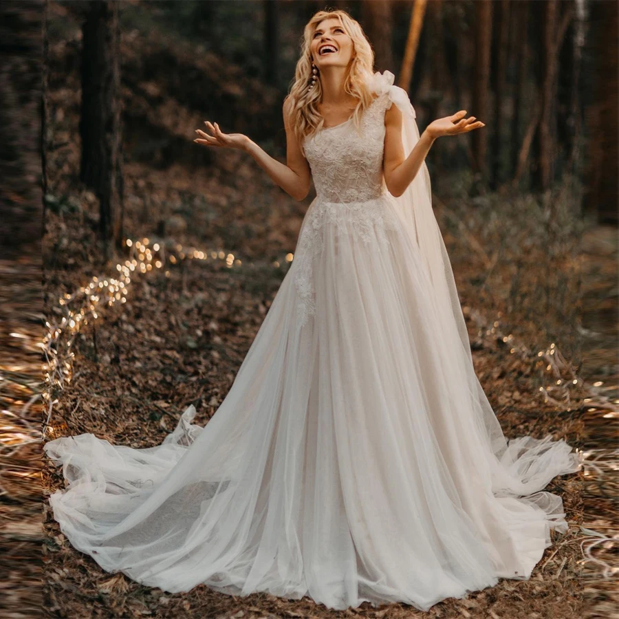 

2022 Lace One Shoulder Pleated Beading Applique Wedding Dresses Sweep Train Tulle Bride Gowns robe de soirée de mariage