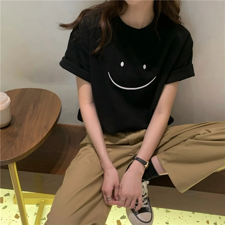 

XZ1813 женская летняя Милая футболка с коротким рукавом и вышивкой смайликом