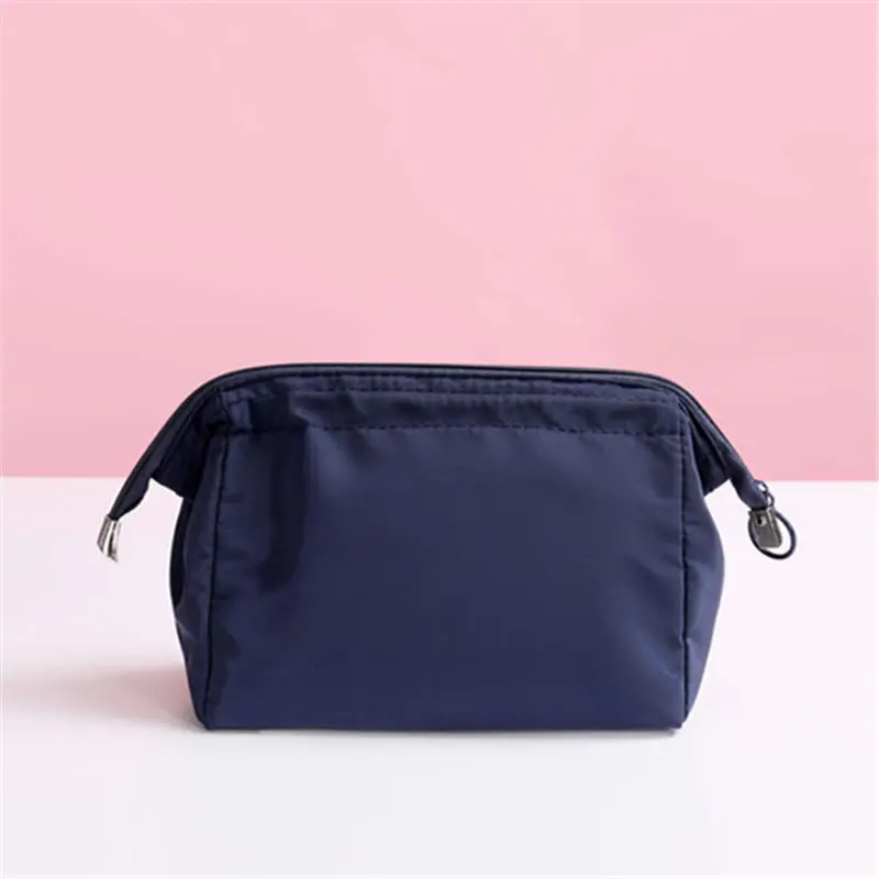 

Makeup Bag Fashionable Fresh Large-capacity Waterproof Wrinkle-resistant Wear-resistant Simple Casual Storage Bag