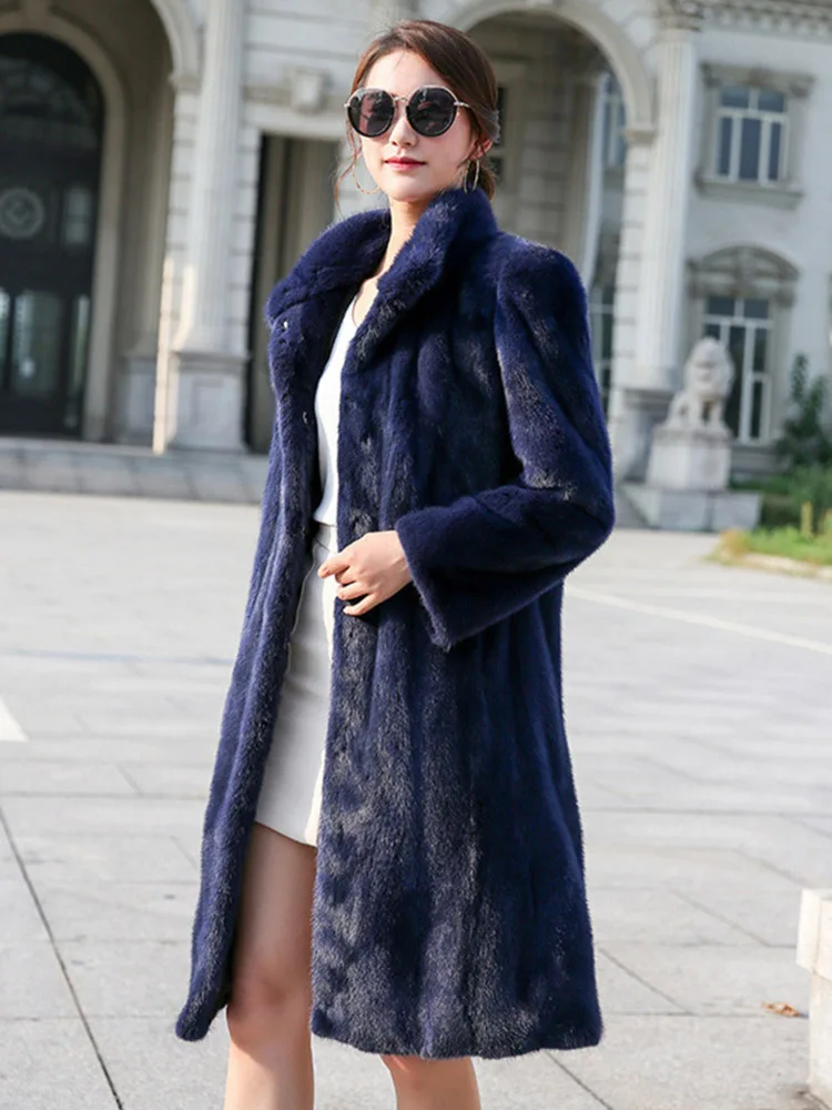 Темно-синее длинное плюшевое пальто из искусственного меха норки в европейском и