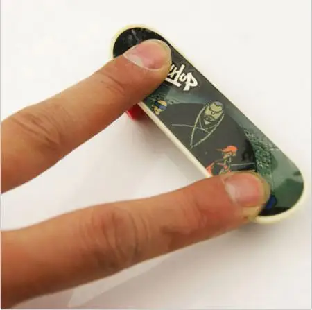 Cute Mini Finger Skateboard Fingerboard Stents Scrub Finger Scooter Skate Boarding Classic Game Boys Favor  Cute Party Gift images - 6