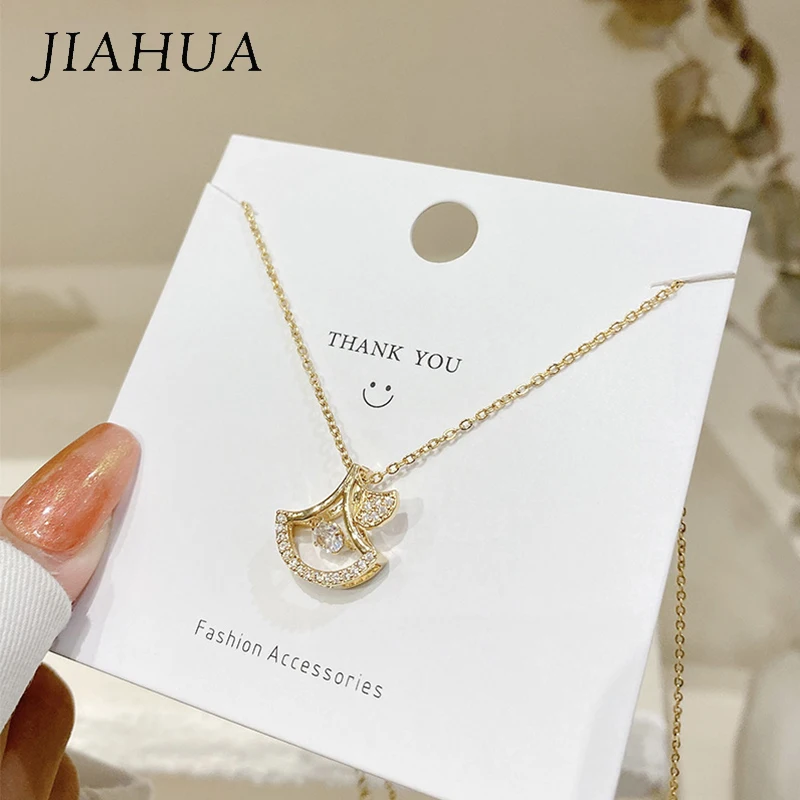 

1Pcs Vintage Titanium Steel Golden Crystal Pendant Necklace For Women Girls Ginkgo Type Clavicle Chain Jewelry Accessories Gifts