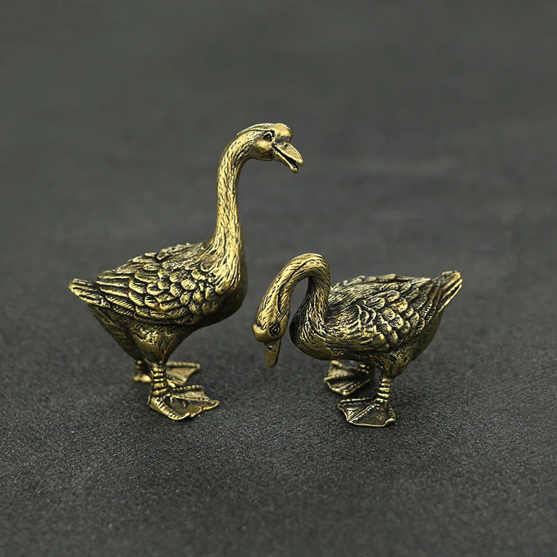 

1 Pair Retro Copper Goose Figurines Small Animal Statue Ornaments Antique Brass Tea Pet Decor Office Desk Decoration Accesories