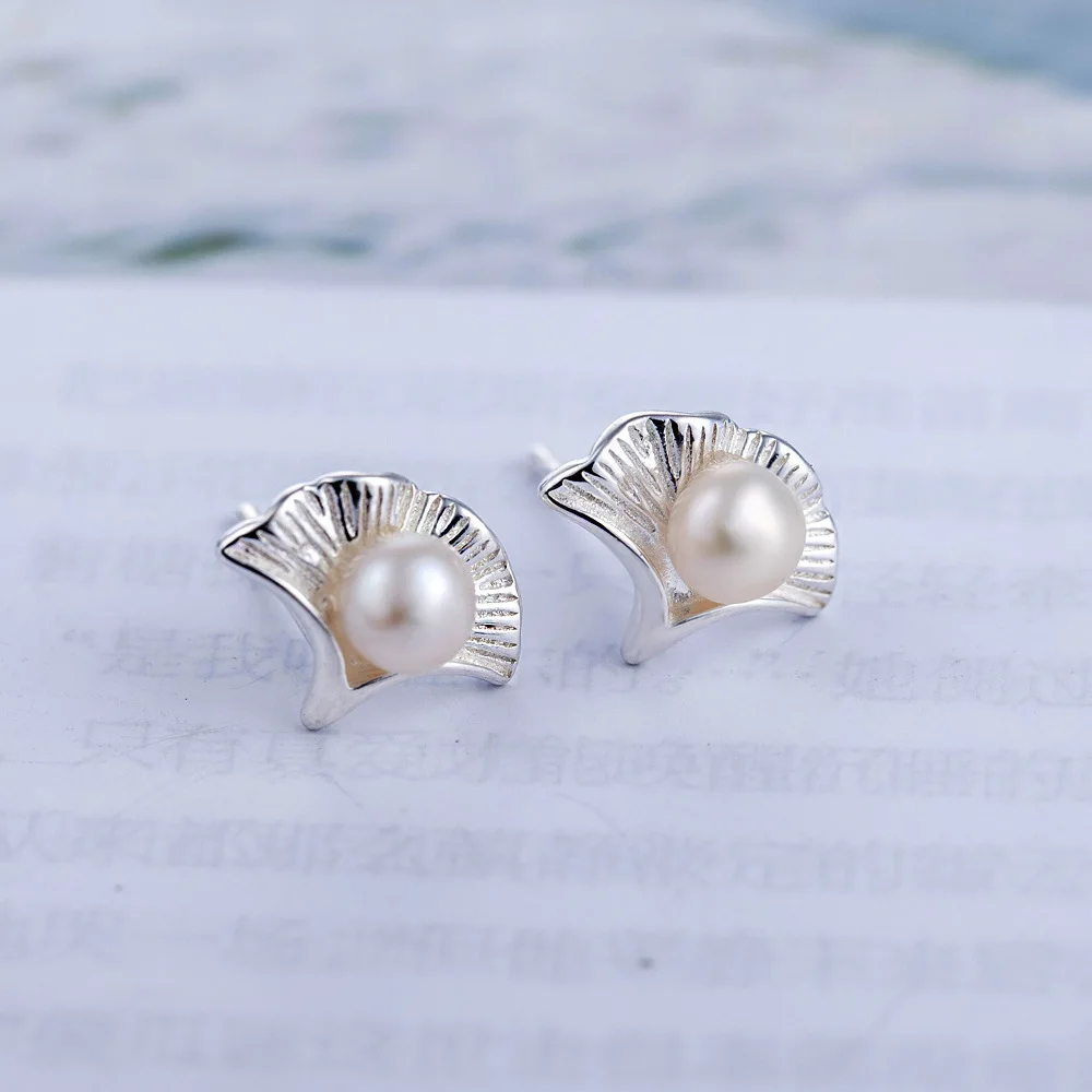

Small Ginkgo leaf Pearl Stud Earring for Women Silvery Planted Elegant Party Ear Accessories Jewelry Gift Wholesale