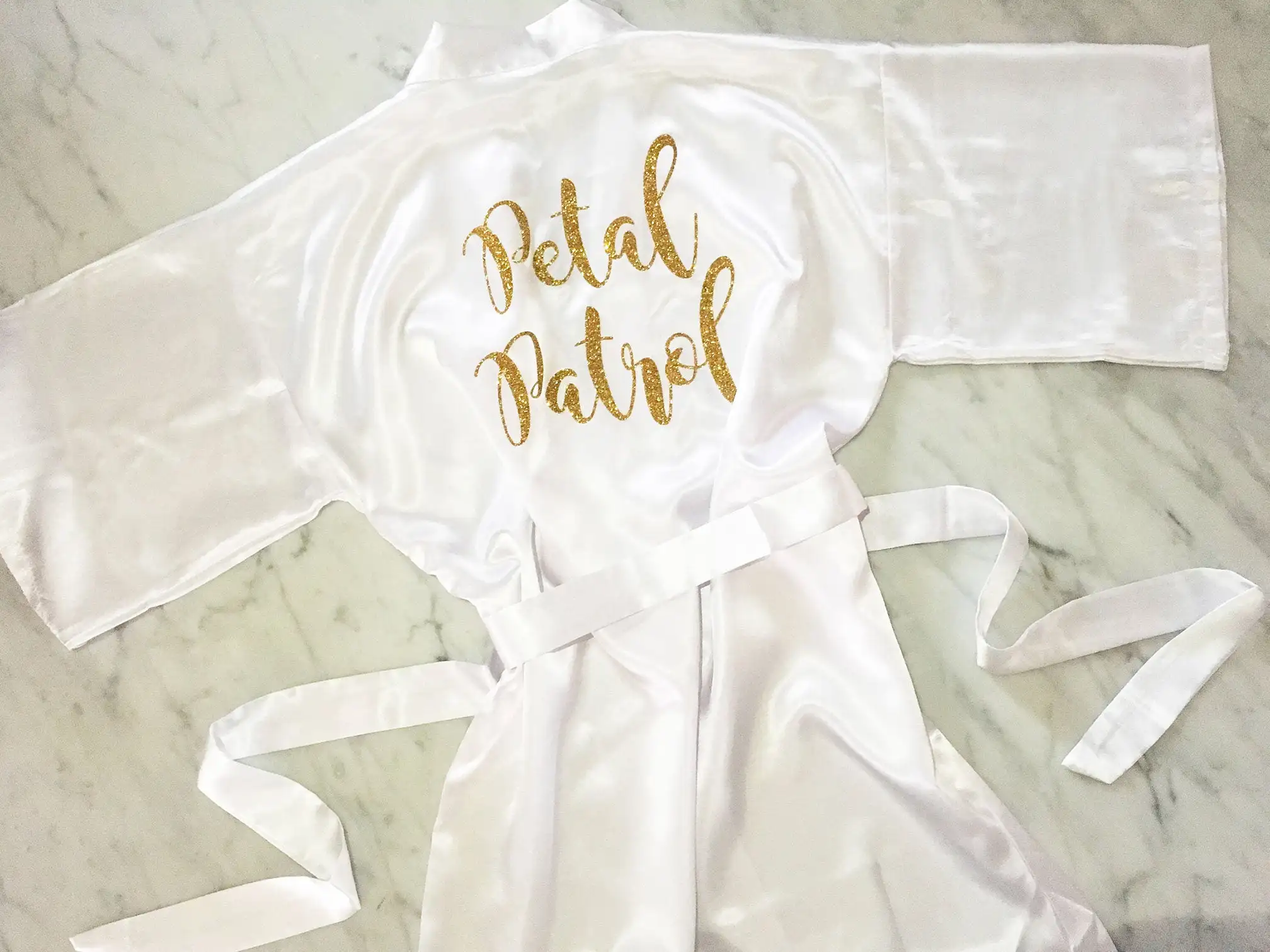 Халат кимоно Женский атласный золотистый с цветочным принтом|Украшения своими