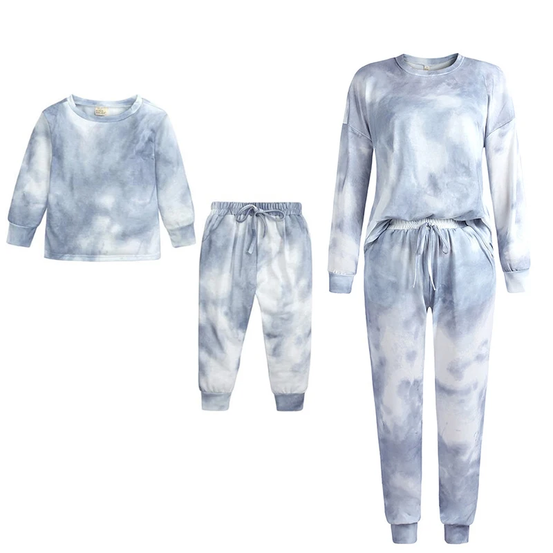 Одежда для мамы и дочки Костюм: футболка + штаны на осень взрослых детей Комплект