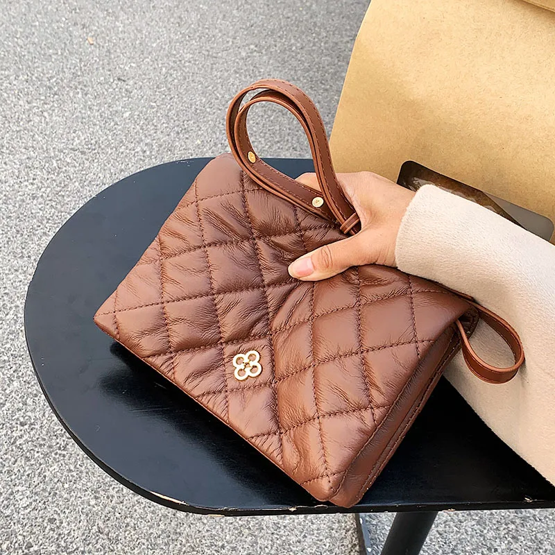 

Винтажная женская сумка на плечо, роскошный стеганый кожаный клатч с узором в клетку, Классическая мягкая однотонная багет для подмышек, не...