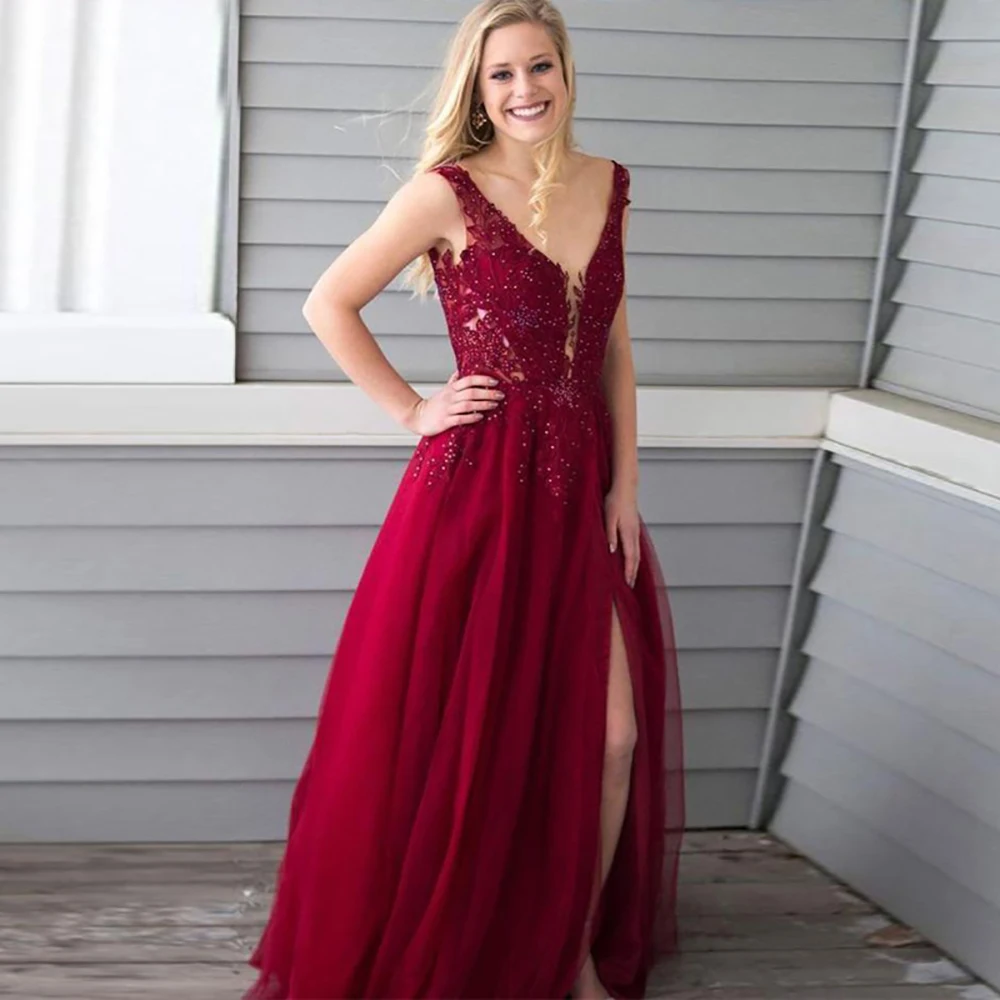 

V-neck Burgundy Prom Dress A-line Applique Lace Besading Long Prom Dress Zipper Back Floor Length Lace Evening Gown