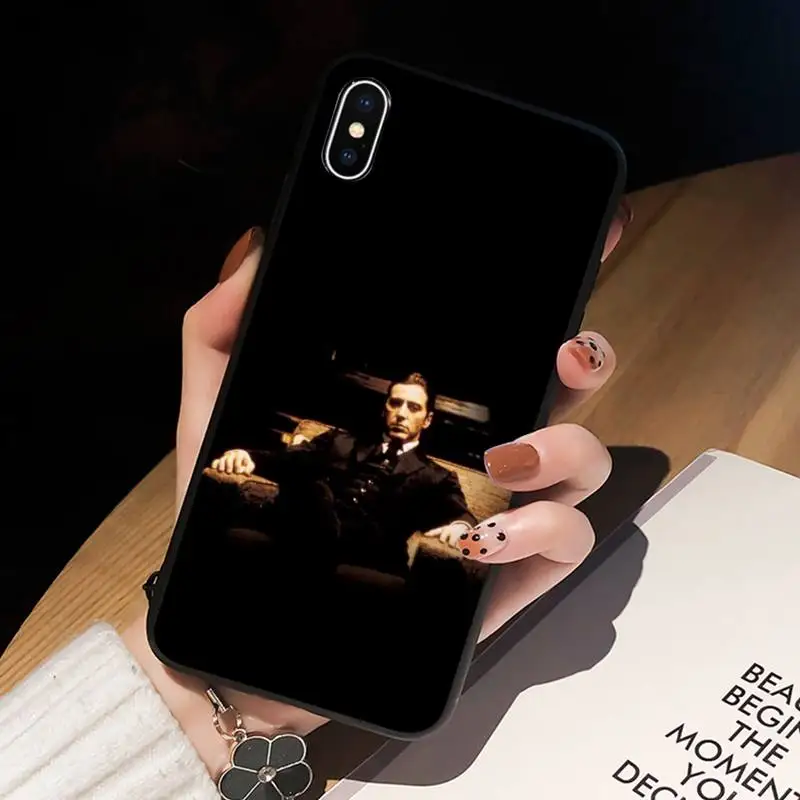 Фото Классический чехол с изображением героев фильма крестный отец для iPhone 12 Mini 11 Pro XS Классический чехол с изображением героев фильма крестный отец для iPhone 12 Mini 11 Pro XS