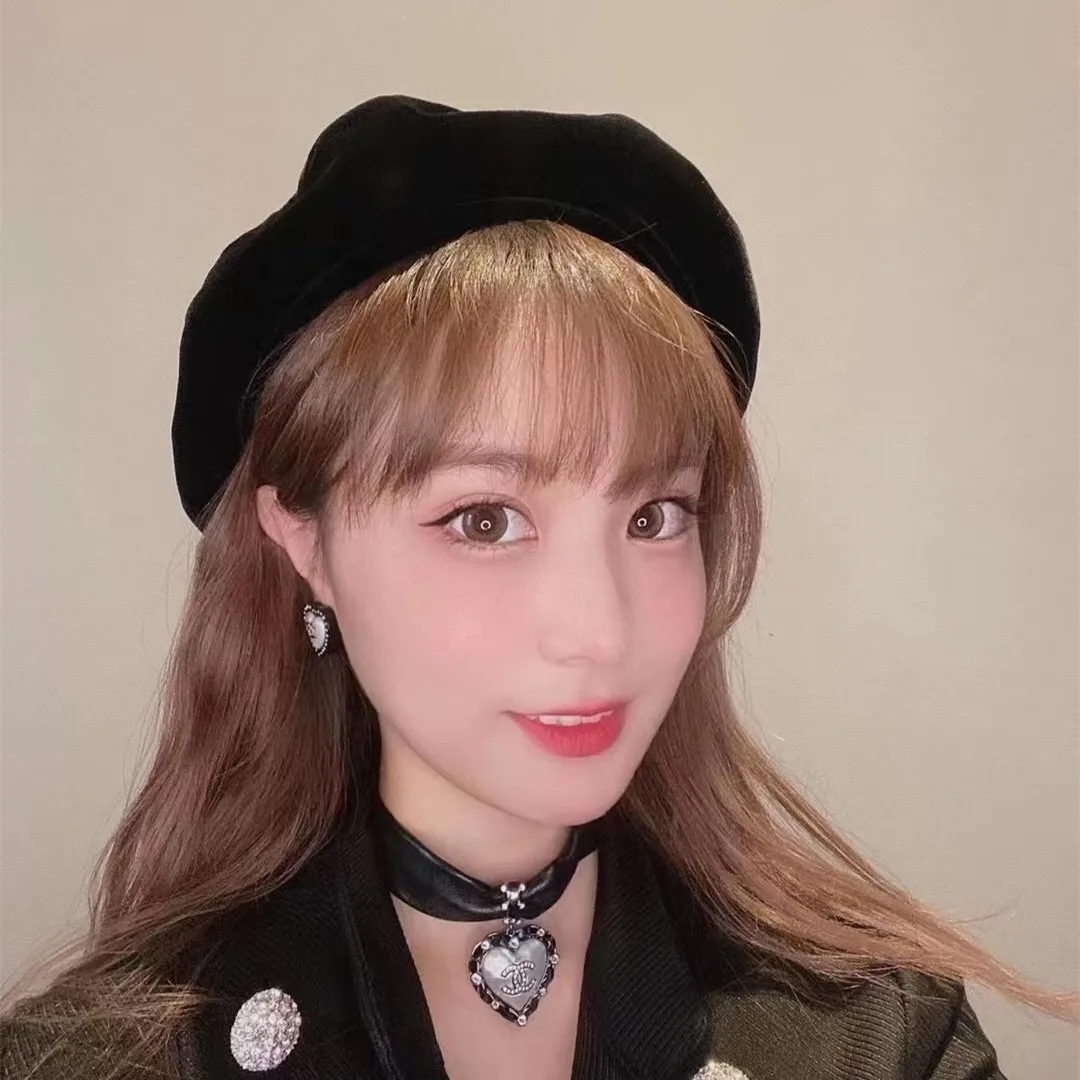 

Новый стильный берет шляпа модная темпераментная элегантная бархатная женская шляпа в стиле ретро британская берет художник шапка Модная ...