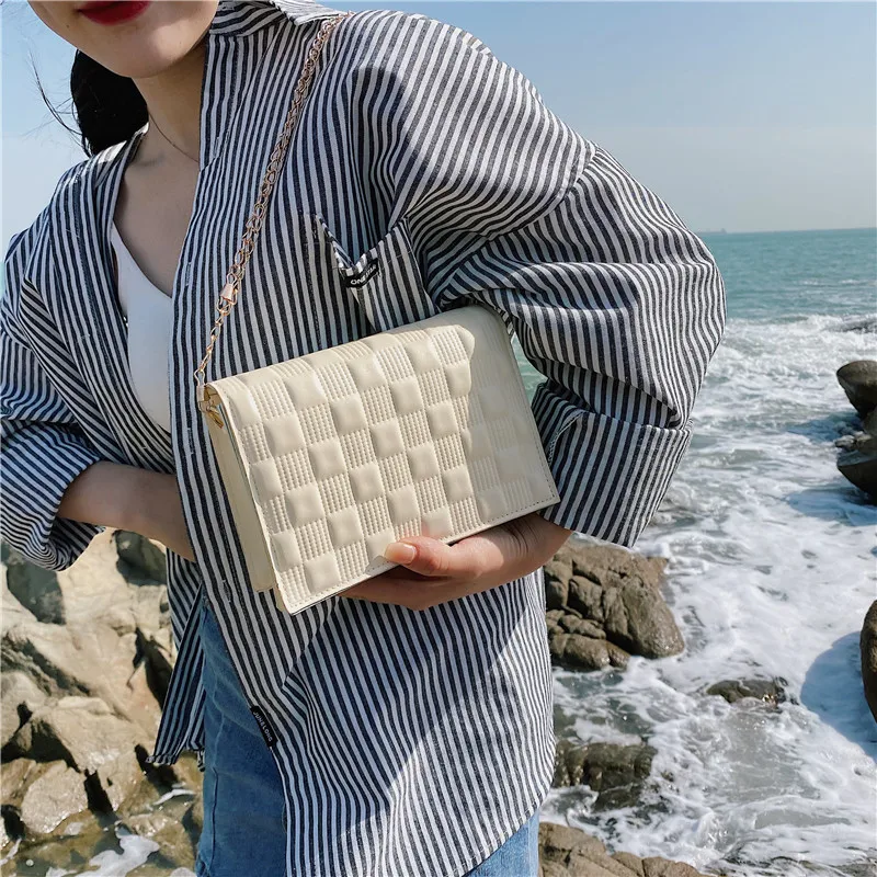 

Western style girl bag 2021 new embroidery thread messenger bag chain fashion small square bag