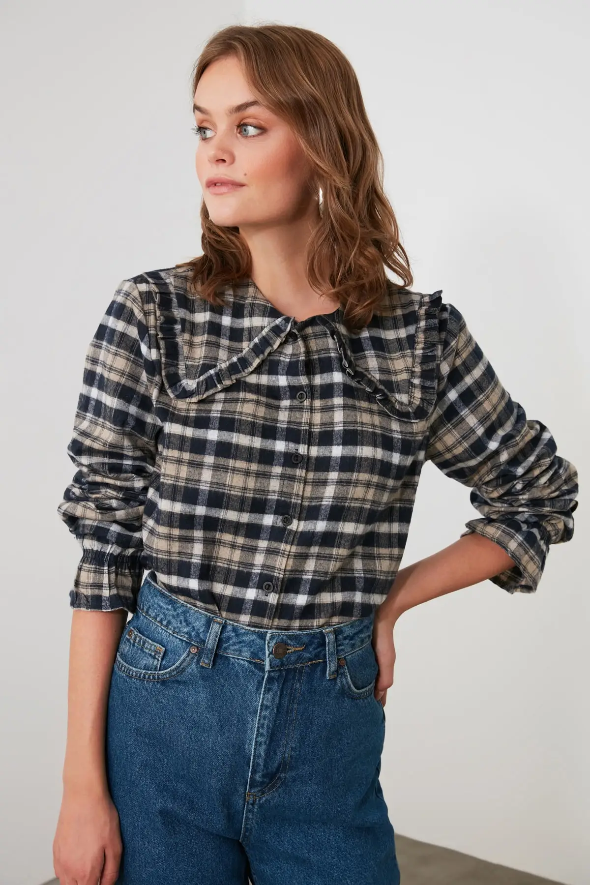 

Trendyol Collar Detailed Shirt TWOAW21GO0236