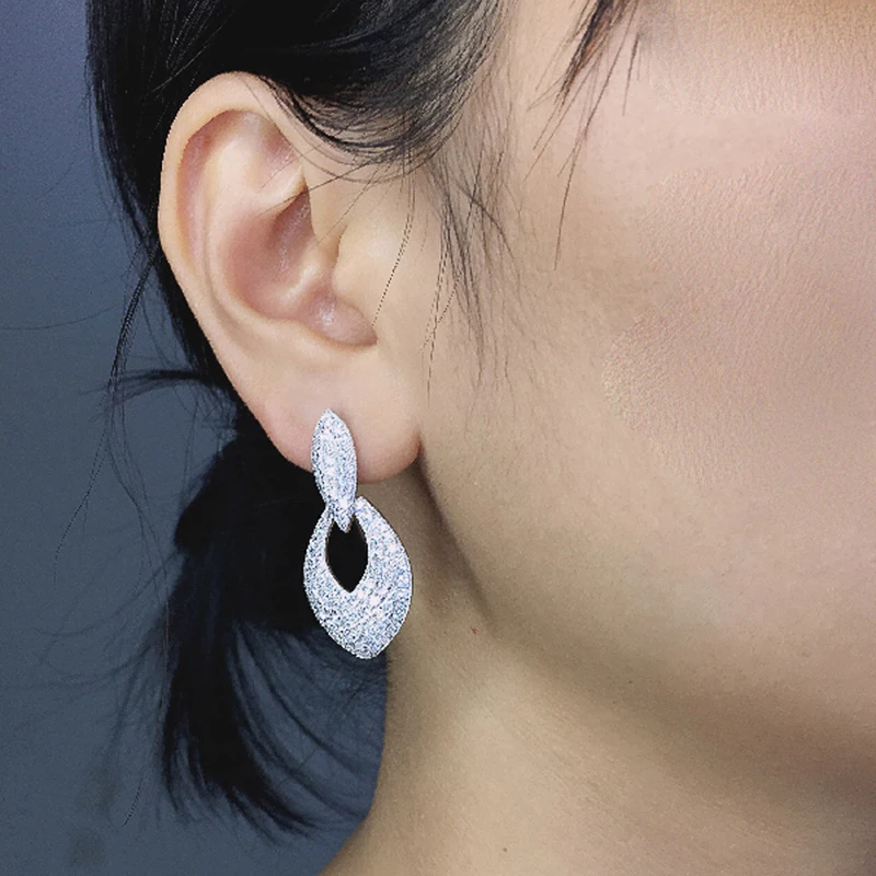 

Huitan Full Cubic Zirconia Crystal Women Earrings Party Daily Wear Statement Dangle Earrings Graceful Lady's Jewelry Drop Ship