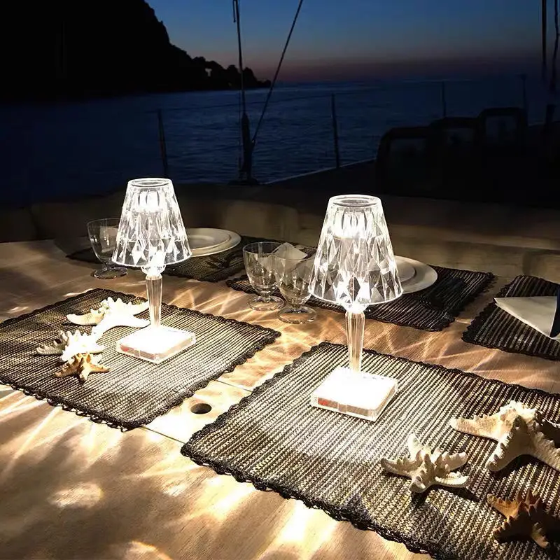 

New Design Italy Light Morden USB Charge Touch Switch Bedside Luxury Charging Table Light Night Diamond Lamp