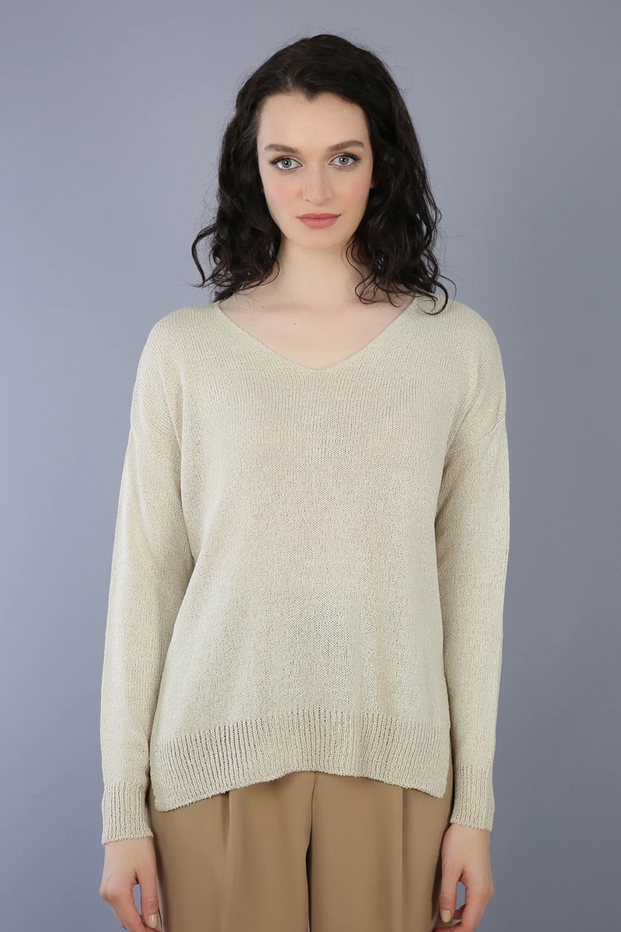 

V-NECK WOMEN SWEATER