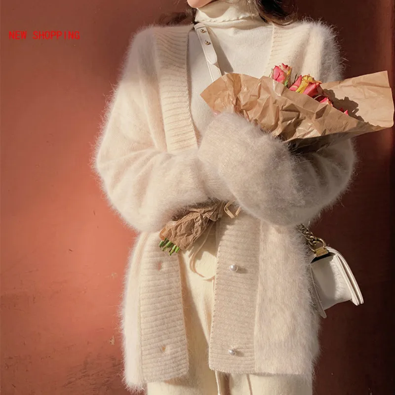 Женский мохеровый кардиган белый однотонный мягкий свитер с V-образным вырезом